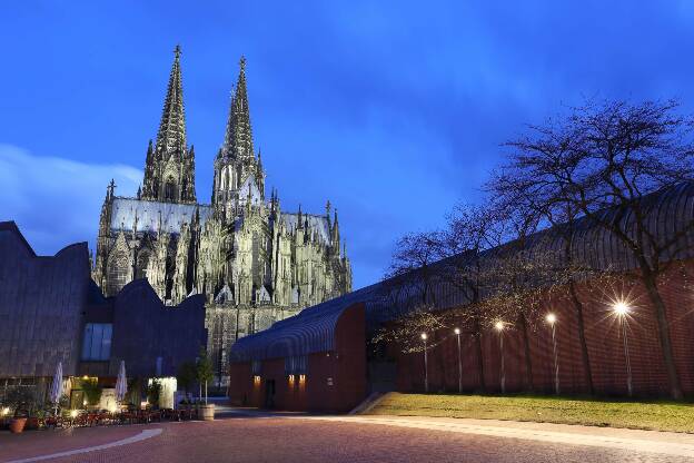 Blue hour light in Cologne