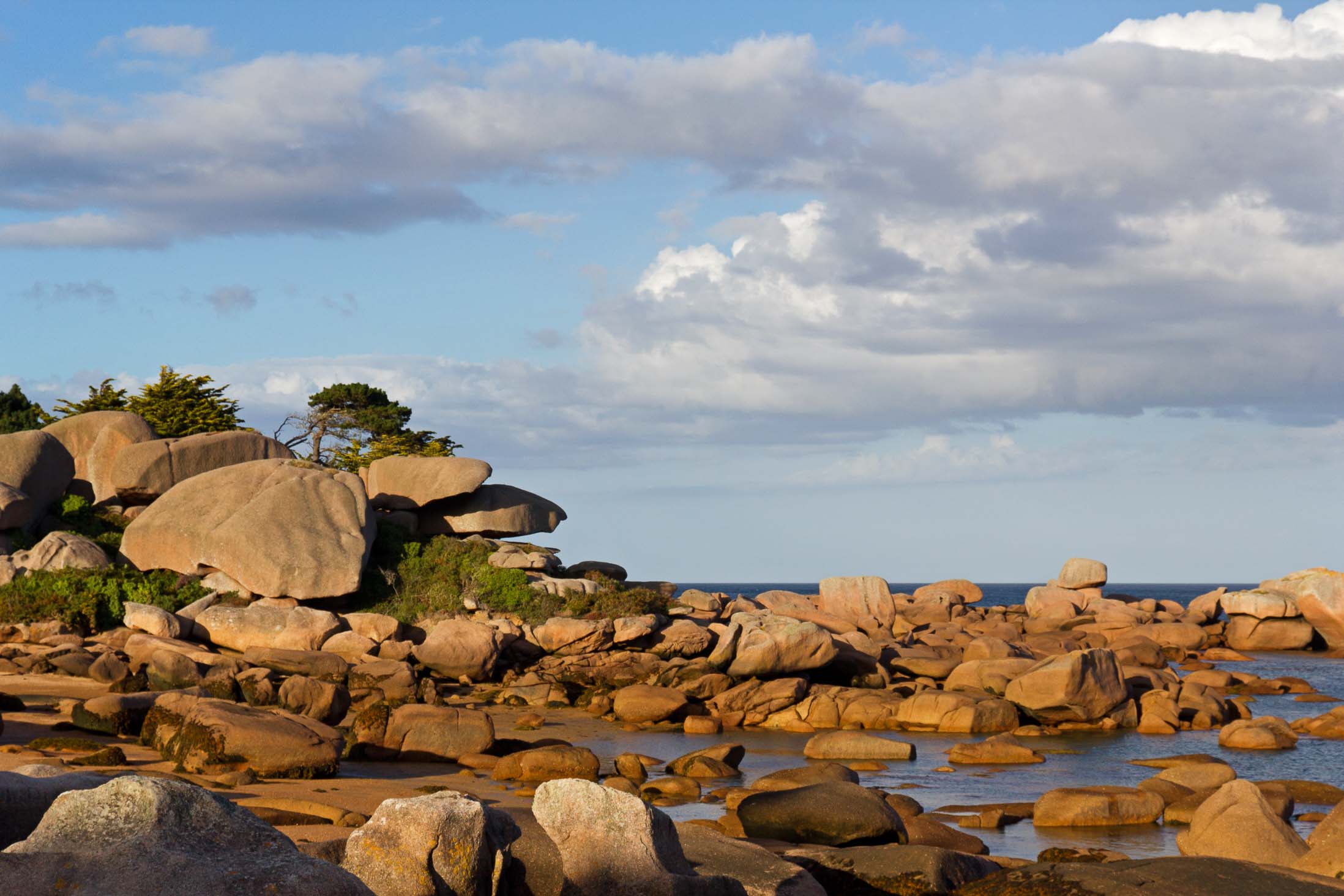 Granitfelsen an der Côte de Granit Rose